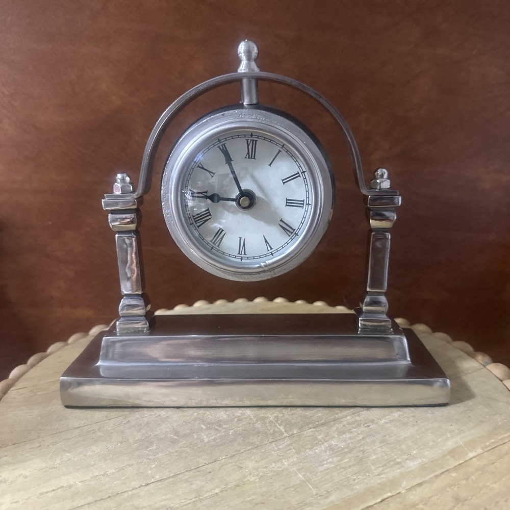 Vintage Gleaming Aluminum Table/Mantle Clock In Silver Finish